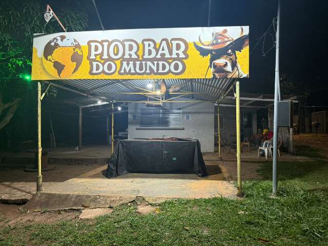 Depois de viralizar, Pior Bar do Mundo vira ponto de curiosos