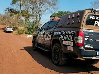 Homem é morto a tiros e facada em Corumbá, ex de namorada é suspeito Homem é morto a tiros e facada em Corumbá, ex de namorada é suspeito