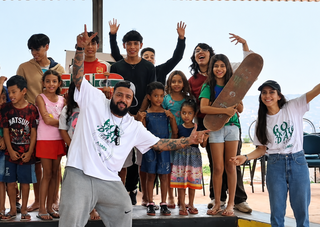 O que sobra para uns vira primeiro skate para crianças da Capital O que sobra para uns vira primeiro skate para crianças da Capital