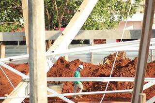 Peritos investigam falhas de segurança em obra que matou dois trabalhadores Peritos investigam falhas de segurança em obra que matou dois trabalhadores