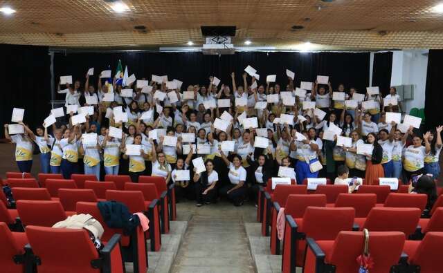 Cursos de agricultor, copeiro e cuidador oferecem 210 vagas para mulheres