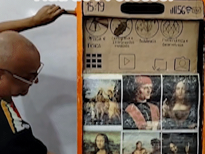 Aluna sai da &ldquo;caixinha&rdquo; e cria Instagram de Da Vinci em celular de papel&atilde;o