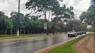 Manh&atilde; de s&aacute;bado come&ccedil;a com mudan&ccedil;a no tempo e registro de chuva na Capital