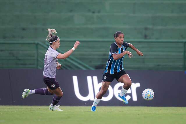 S&atilde;o Paulo marca no fim, vence Gr&ecirc;mio e avan&ccedil;a &agrave; semifinal 