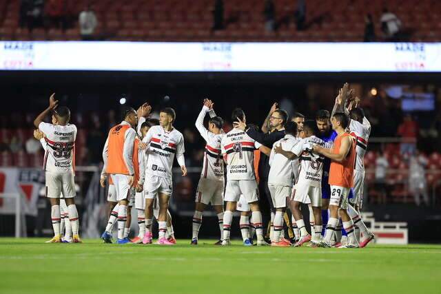 S&atilde;o Paulo faz 2 gols em r&aacute;pida sequ&ecirc;ncia e vence Atl&eacute;tico-MG
