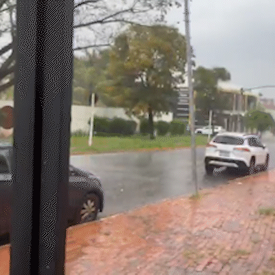 Manh&atilde; de s&aacute;bado come&ccedil;a com mudan&ccedil;a no tempo e registro de chuva na Capital