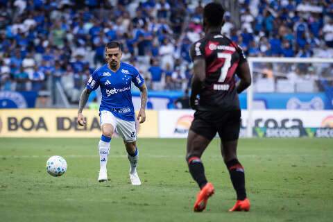 Cruzeiro bate Athletico-PR por 3 a 1 e segue na briga pelo G4