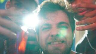 Professor percorre a 14 à noite atrás de cenas que muita gente nem nota Professor percorre a 14 à noite atrás de cenas que muita gente nem nota
