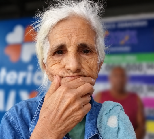 Eunice encontra R$ 1 mil a mais em pagamento e n&atilde;o pensa duas vezes em devolver