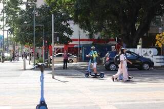 Com aprovação da população, prefeita quer oficializar patinete em Campo Grande Com aprovação da população, prefeita quer oficializar patinete em Campo Grande