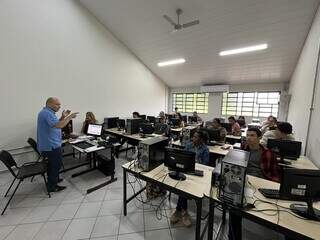 Do Word à inteligência artificial, cursos de informática resistem na Capital Do Word à inteligência artificial, cursos de informática resistem na Capital