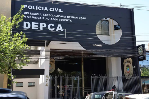 Homem &eacute; preso suspeito de usar filha para atrair, dopar e abusar de adolescentes