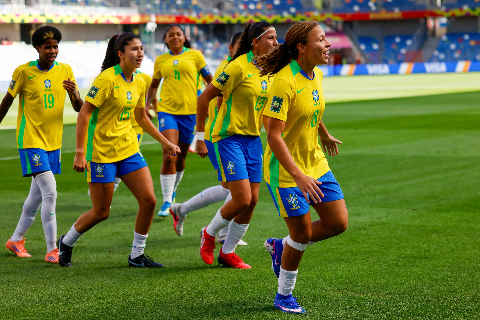 Brasil goleia Canad&aacute; e avan&ccedil;a &agrave;s oitavas do Mundial Feminino Sub-20