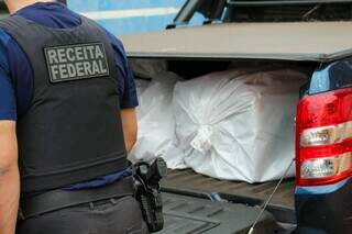 Operação da PF apreende eletrônicos em casa ligada a "Fio do Bigode" Operação da PF apreende eletrônicos em casa ligada a "Fio do Bigode"
