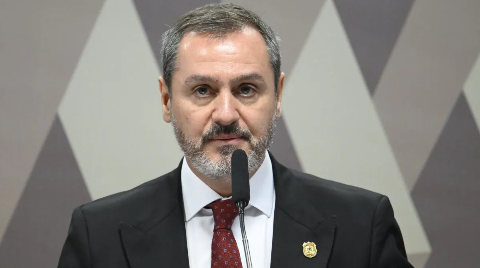 Dino determina retorno de Andrei Rodrigues ao comando da PF ap&oacute;s afastamento