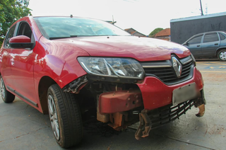 Motorista foge e abandona carro recheado com quase 1 tonelada de maconha 