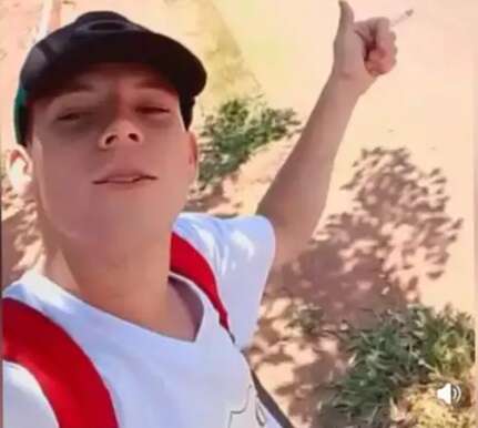 Morre jovem que pediu ajuda em conveni&ecirc;ncia ap&oacute;s ser esfaqueado