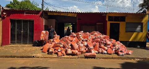 Pol&iacute;cia apreende milhares de salgadinhos desviados de f&aacute;brica no S&atilde;o Conrado