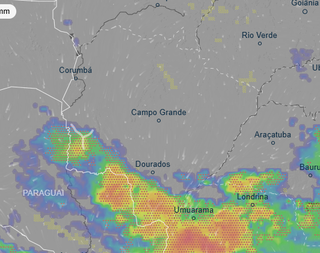Dourados amanhece com chuva forte e rajadas de vento Dourados amanhece com chuva forte e rajadas de vento