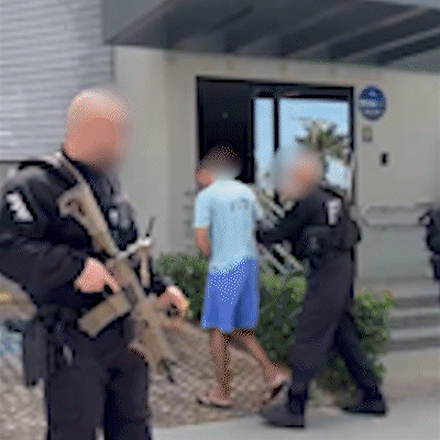 Exame de ex-l&iacute;der de fac&ccedil;&atilde;o tem escolta pesada e bloqueio de rua