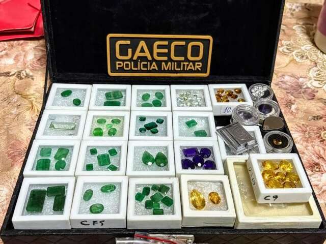 Na opera&ccedil;&atilde;o que mirou boutique, Gaeco apreendeu pedras preciosas e documentos