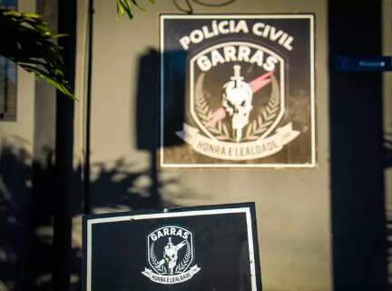 Ap&oacute;s jogar ex-noiva do carro, homem ignora medida protetiva e acaba preso