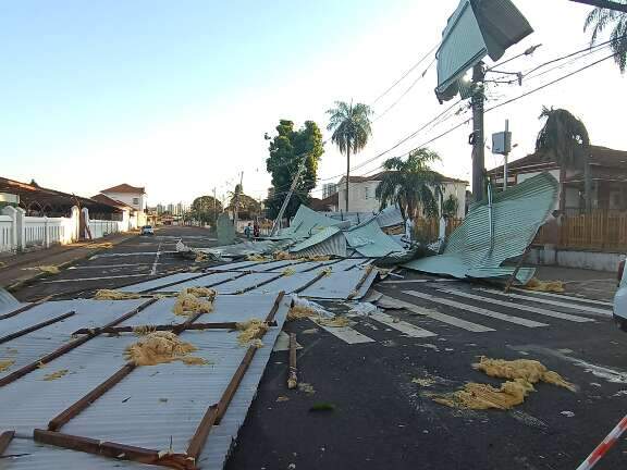 Dia seguinte: Esplanada parece cen&aacute;rio de filme de destrui&ccedil;&atilde;o