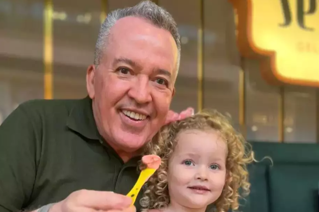 Dois anos depois, brincadeira com a neta leva vov&ocirc; a 1,6 milh&atilde;o de f&atilde;s