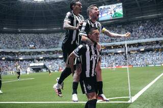 Atlético-MG supera Fluminense e Vasco vira sobre Grêmio no Brasileirão Atlético-MG supera Fluminense e Vasco vira sobre Grêmio no Brasileirão