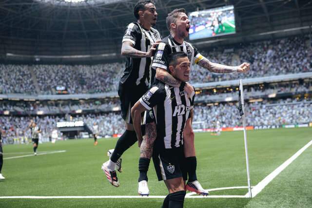 Atl&eacute;tico-MG supera Fluminense e Vasco vira sobre Gr&ecirc;mio no Brasileir&atilde;o