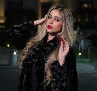 No closet da avó, Ana Beatriz criou aos 16 anos o próprio gloss 