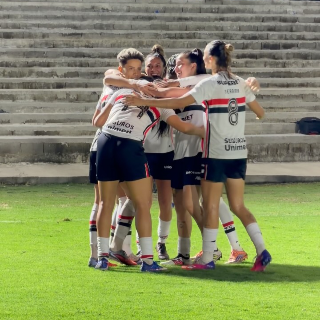 S&atilde;o Paulo faz 3 gols no 2&ordm; tempo e vence Flamengo pela semifinal feminina