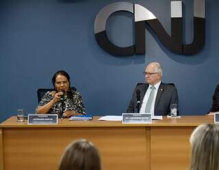 Desembargadora de MS tira &ldquo;bomba&rdquo; do colo no CNJ