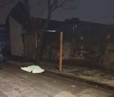 Homem &eacute; assassinado a tiros perto de tabacaria no Jardim Leblon