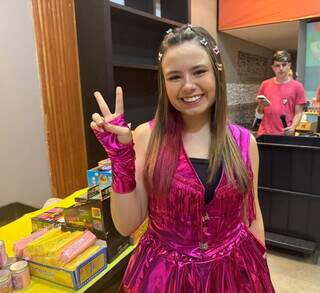 Crian&ccedil;as choram por Mel Slime e lotam corredores de shopping