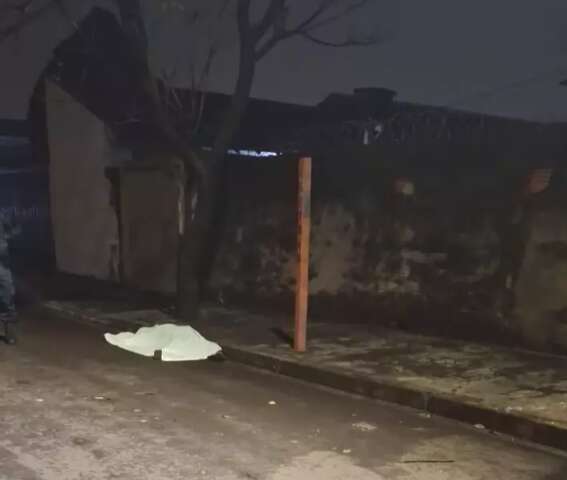 Homem &eacute; assassinado a tiros perto de tabacaria no Jardim Leblon