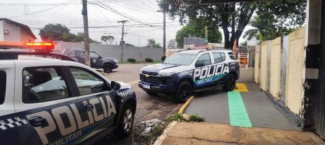 Cobran&ccedil;a de d&iacute;vida termina em troca de tiros e casa alvejada na Vila Margarida