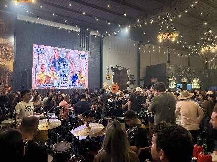 Moda de Domingo celebra um ano e lota roda de mod&atilde;o mesmo com chuva