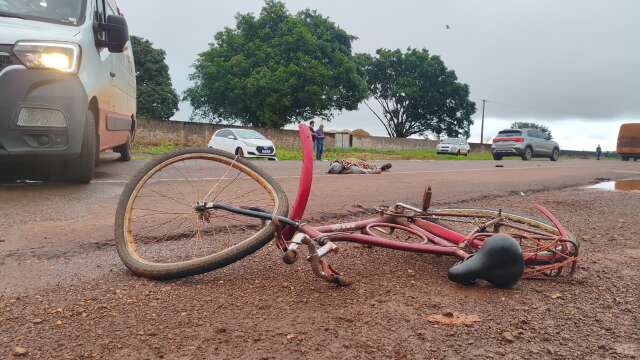 De bicicleta, homem morre atropelado por carro ao acessar anel vi&aacute;rio