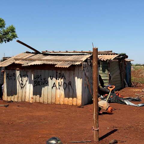 Empresas e 87 fam&iacute;lias ind&iacute;genas disputam &aacute;rea de 42 hectares em Dourados