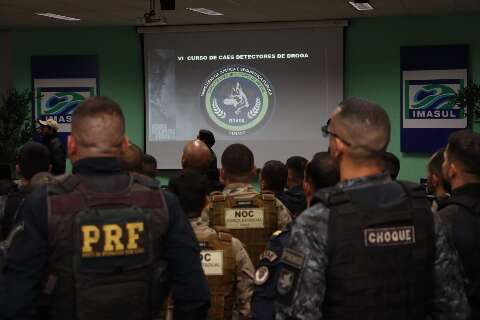 Curso in&eacute;dito prepara c&atilde;es e policiais para combater o tr&aacute;fico de drogas em MS