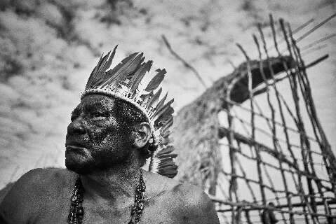 M&uacute;sica e fotos levam realidade guarani-kaiow&aacute; ao Municipal do Rio