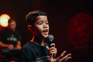 Cantor de 12 anos de MS entra na playlist de Virginia e música dispara Cantor de 12 anos de MS entra na playlist de Virginia e música dispara