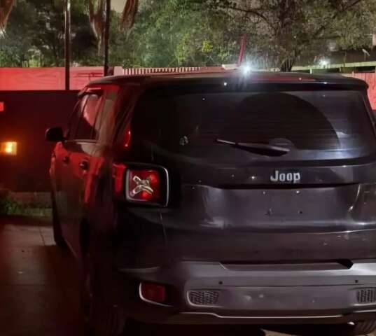 Duas mulheres s&atilde;o rendidas, levam coronhadas e t&ecirc;m Jeep roubado no Monte Castelo