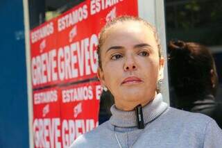 Greve deixa sem saída quem depende de atendimento presencial na Caixa Greve deixa sem saída quem depende de atendimento presencial na Caixa