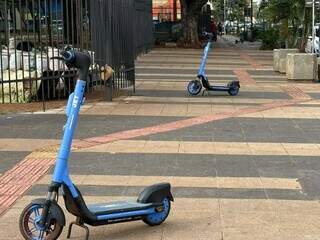 Lei proíbe patinetes de bloquearem passagem de pedestres em Campo Grande Lei proíbe patinetes de bloquearem passagem de pedestres em Campo Grande