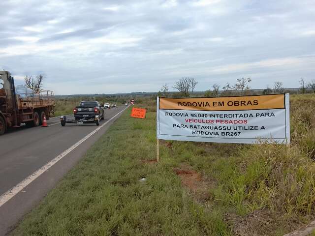 "Estamos ilhados": produtores rurais questionam bloqueio para reforma de pontes