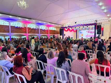 Sem esposa de Fl&aacute;vio Bolsonaro, mulheres se re&uacute;nem para discutir pol&iacute;tica em MS