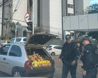 Carro fica sem gasolina e PM descobre carga de maconha em plena Afonso Pena Carro fica sem gasolina e PM descobre carga de maconha em plena Afonso Pena