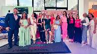 Mulheres que venceram c&acirc;ncer de mama voltam ao hospital para desfile 